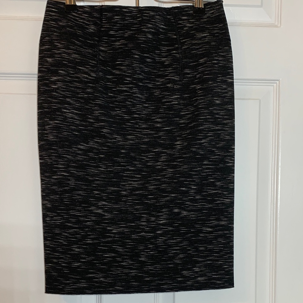 Ann Taylor Black, Gray, white knit Pencil Skirt